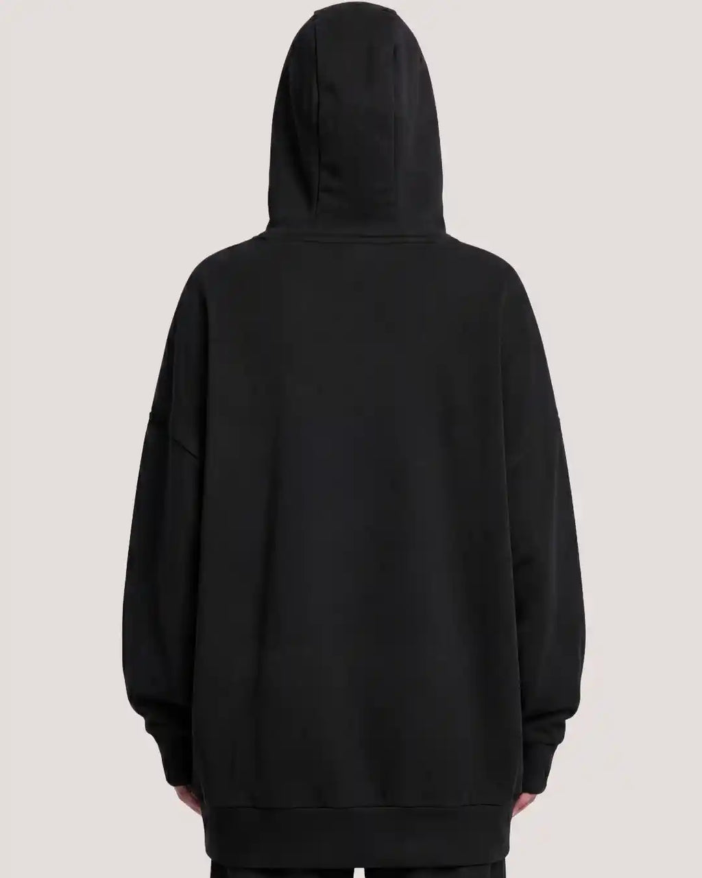 Le sweat à capuche oversize en molleton